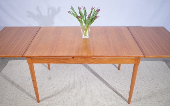 Stühle & Esstisch von Niels Otto Møller für J.L. Møllers, 1970er