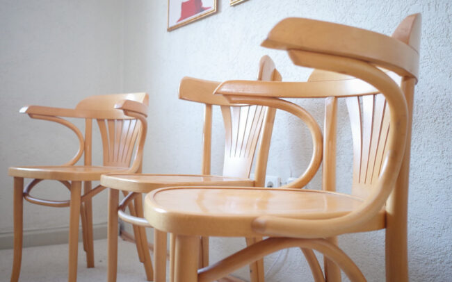 Thonet_Radomsko_Stuehle_Bugholz_1