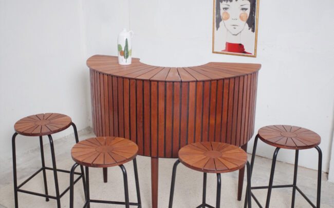 Bar mit 4 Hockern vintage Teak Sika Møbler dänisch